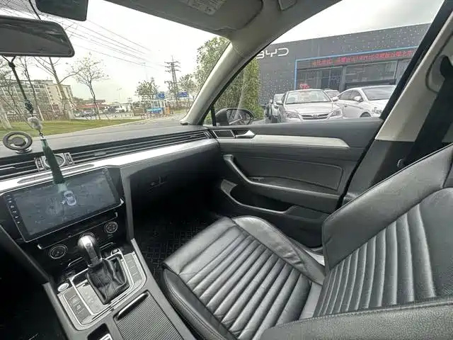 VOLKSWAGEN MAGOTAN 2017