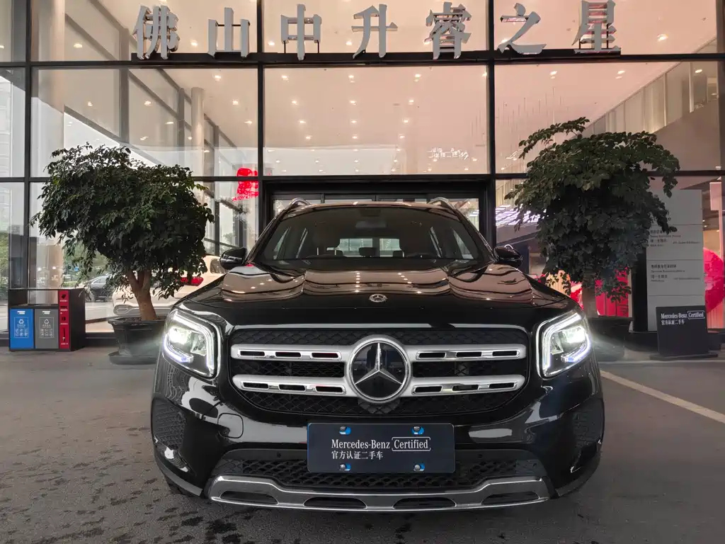 MERCEDES BENZ GLB 2023
