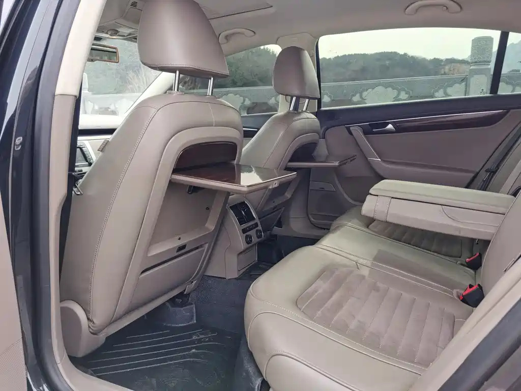 VOLKSWAGEN MAGOTAN 2015