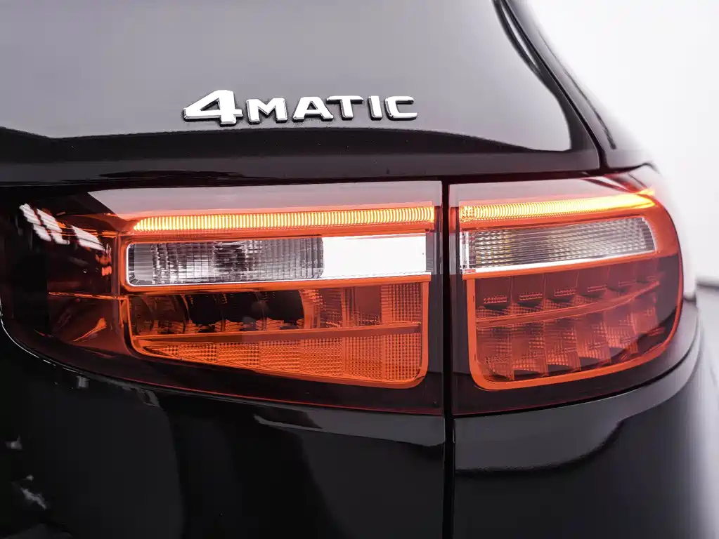 MERCEDES BENZ GLB 2020
