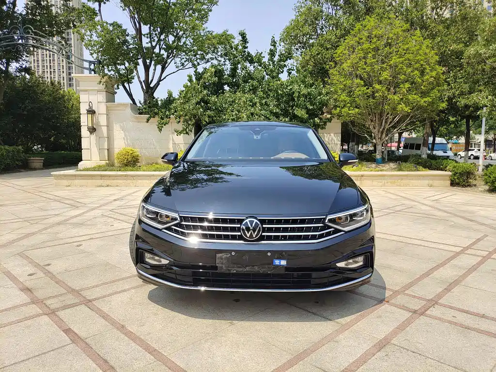 VOLKSWAGEN MAGOTAN 2023