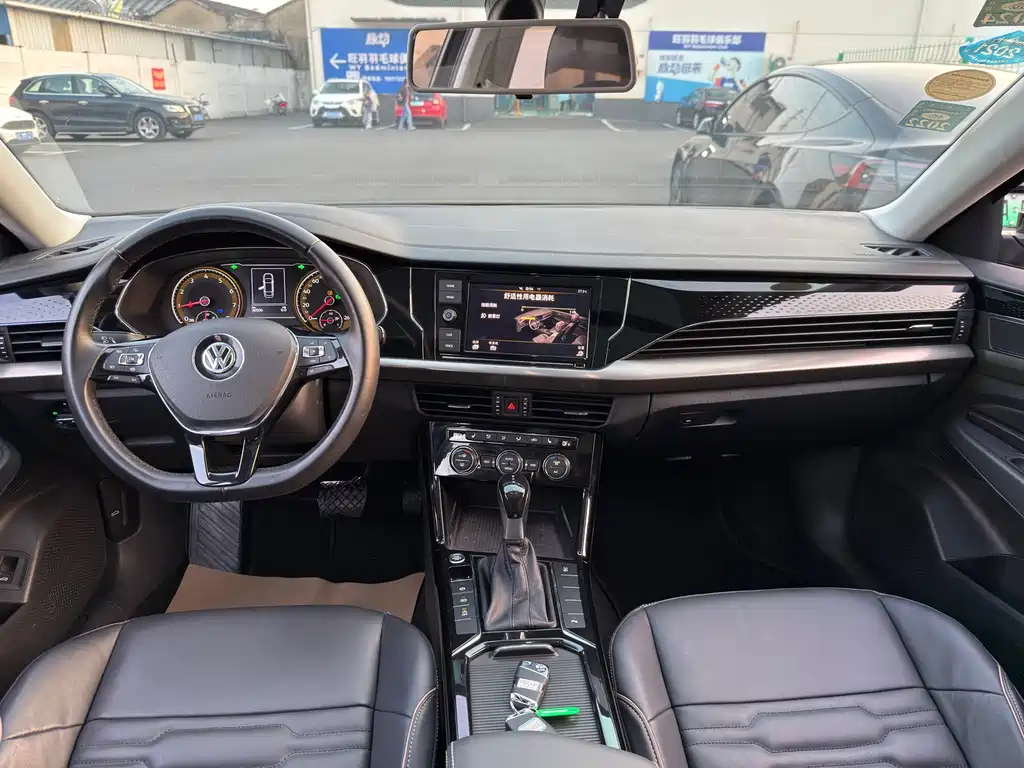 VOLKSWAGEN PASSAT 2020