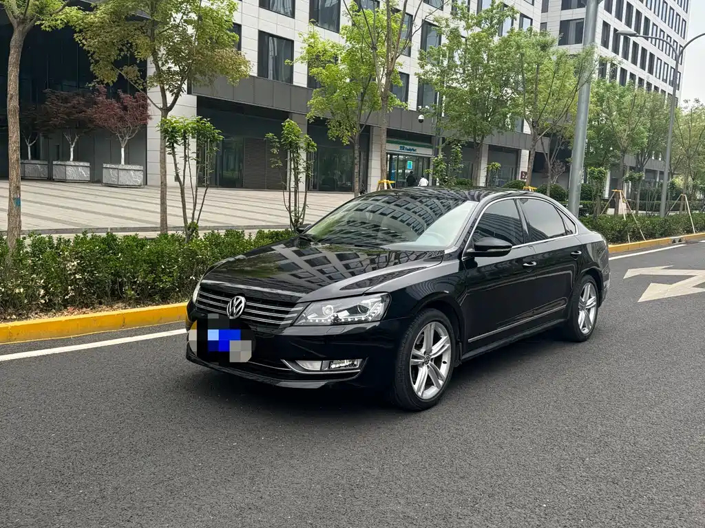 VOLKSWAGEN PASSAT 2014