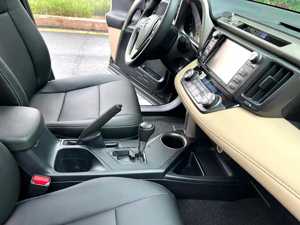 TOYOTA RAV4 RONGFANG 2016