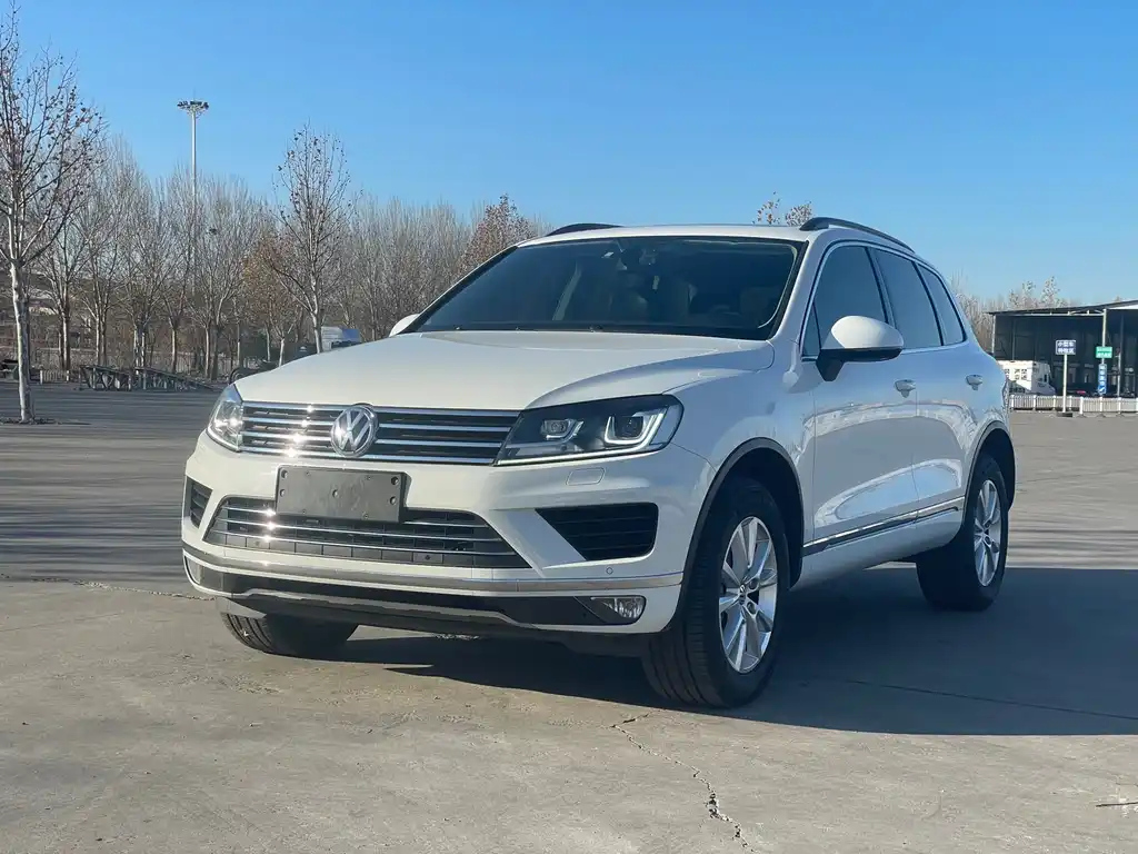 VOLKSWAGEN TOUAREG 2015