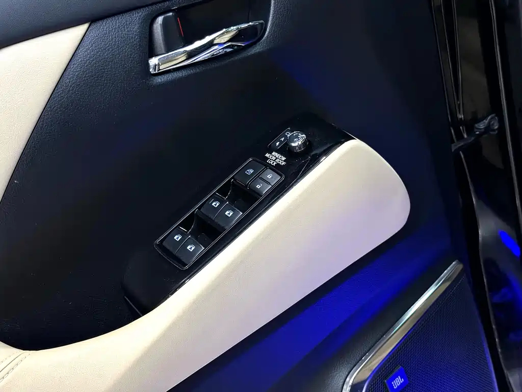 TOYOTA ALPHARD 2017