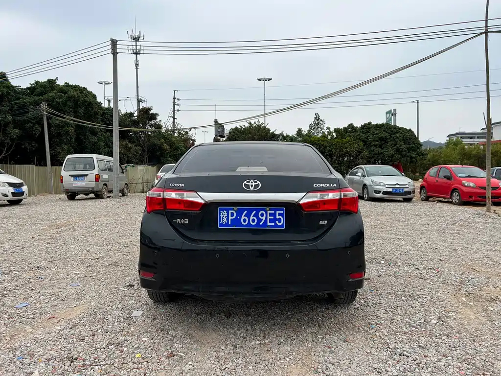TOYOTA COROLLA 2015