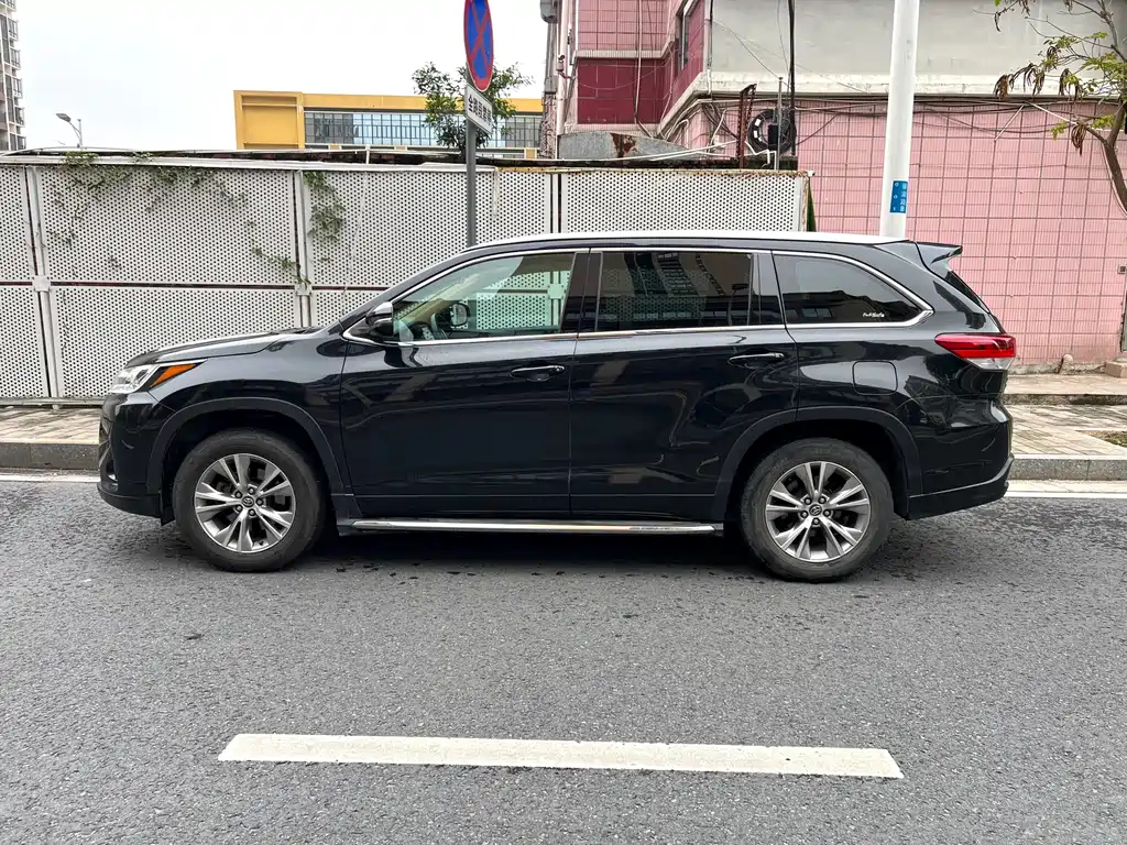 TOYOTA HIGHLANDER 2018