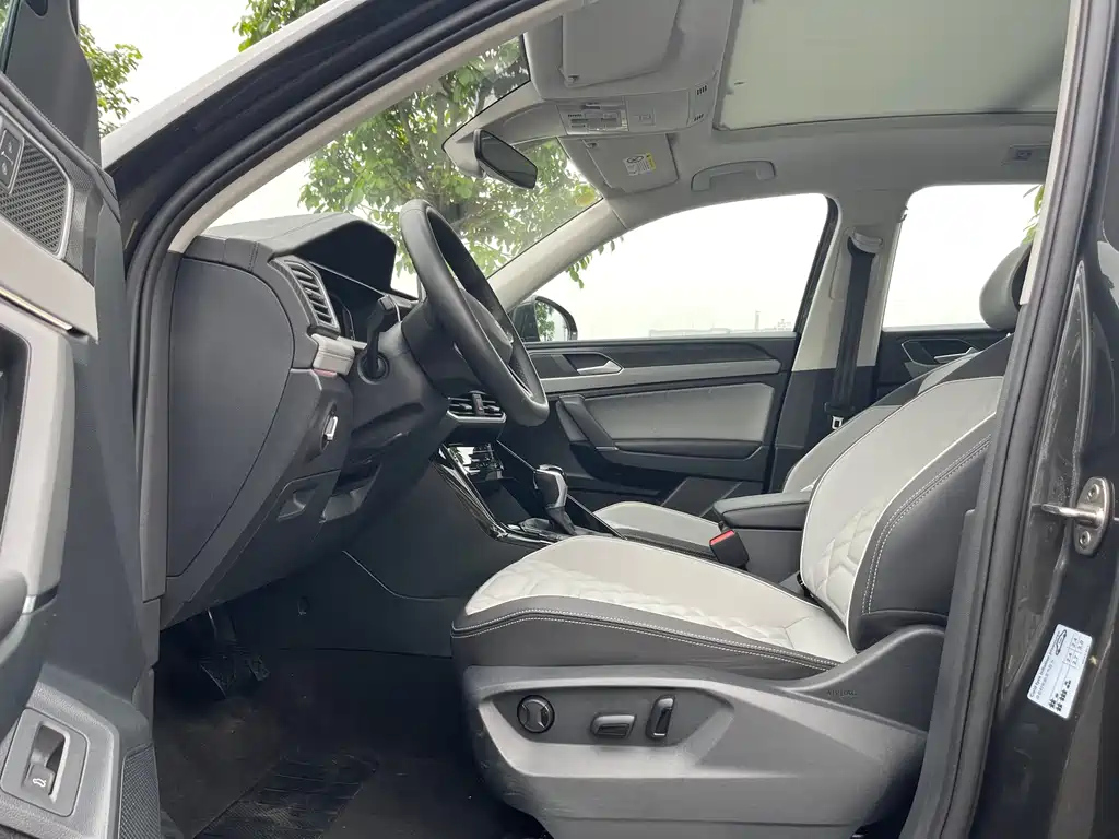 VOLKSWAGEN TAYRON 2023