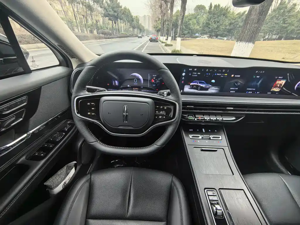 LINCOLN ADVENTURER 2023