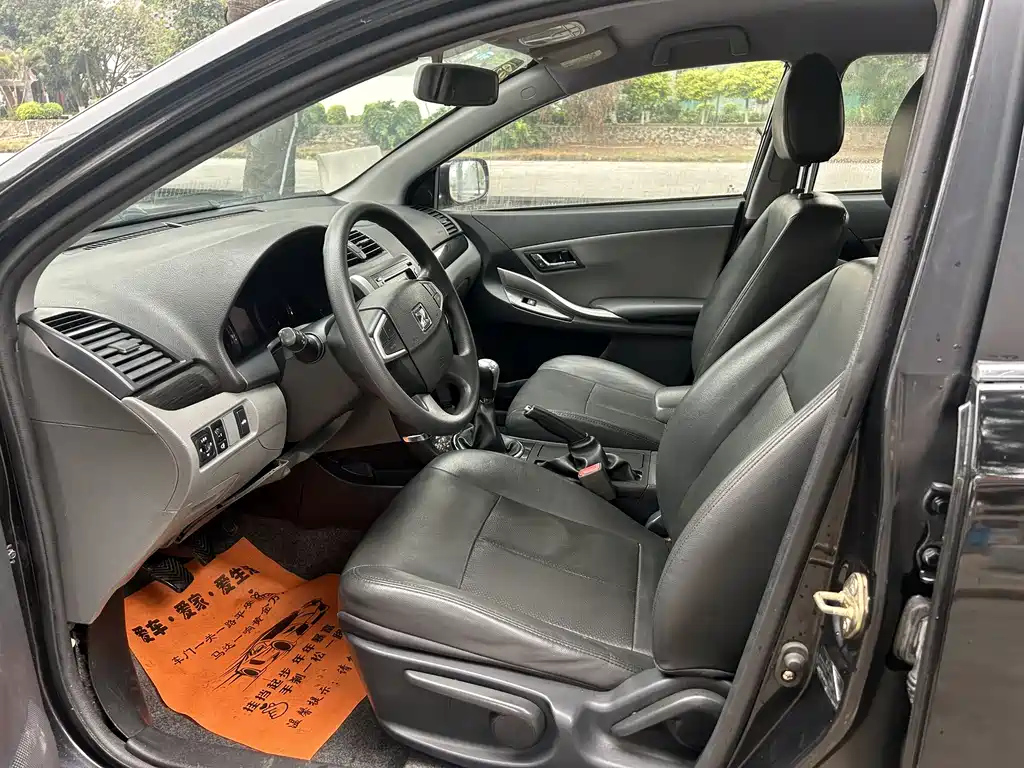 ZOTYE Z300 2015