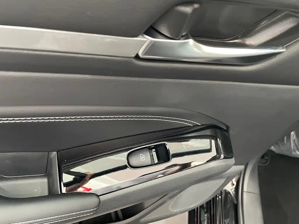 NISSAN TEANA 2024
