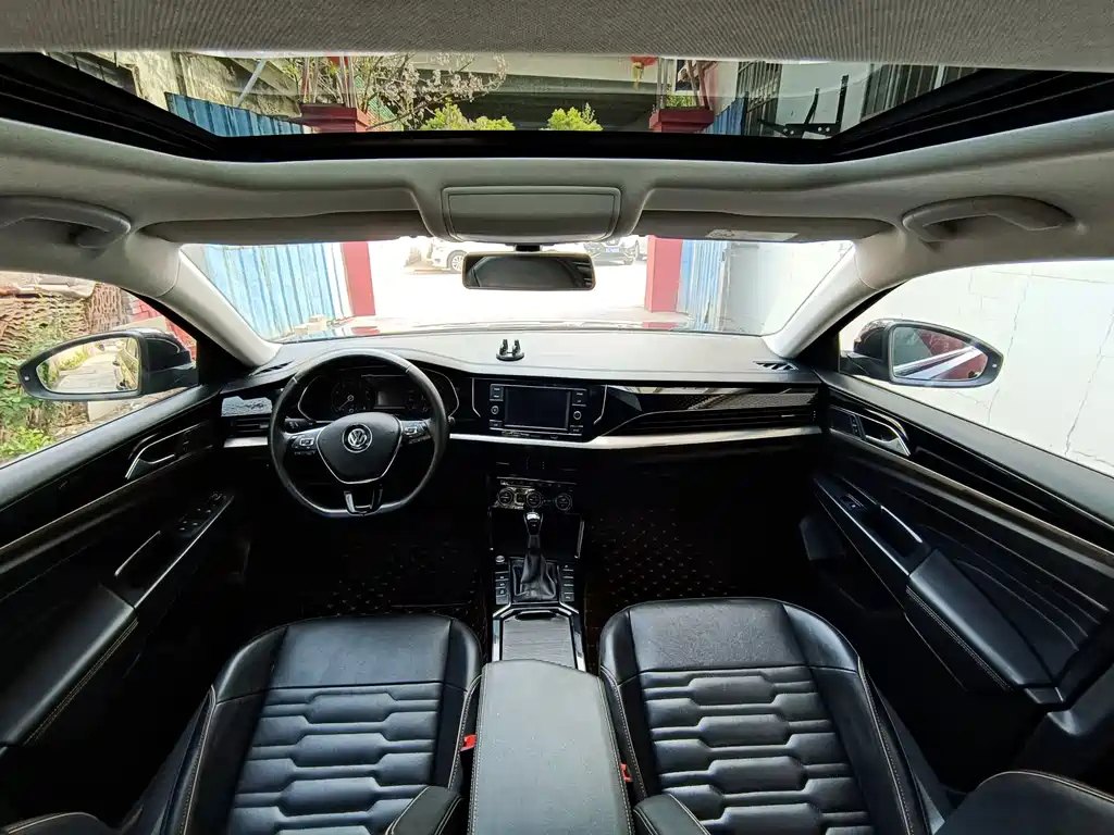 VOLKSWAGEN PASSAT 2019