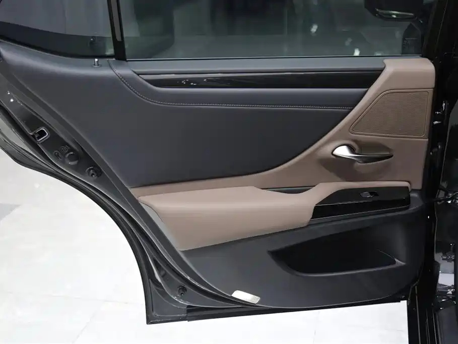 LEXUS ES 2023