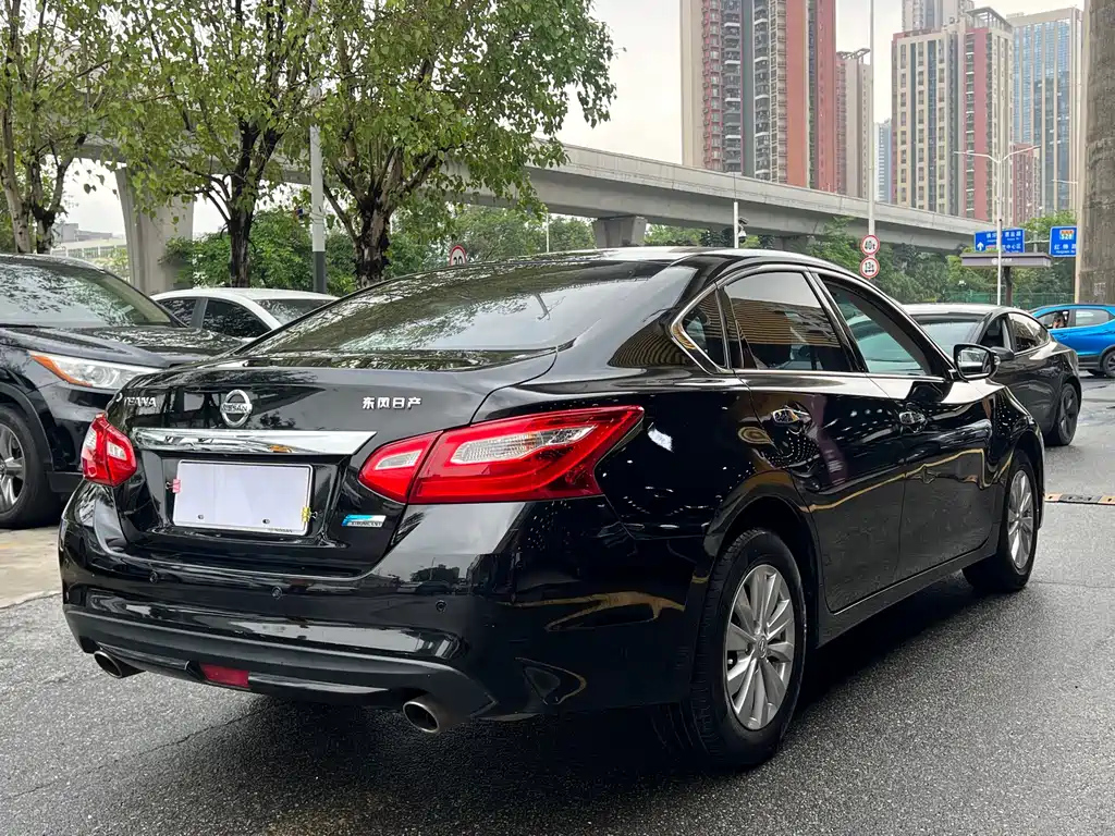 NISSAN TEANA 2018