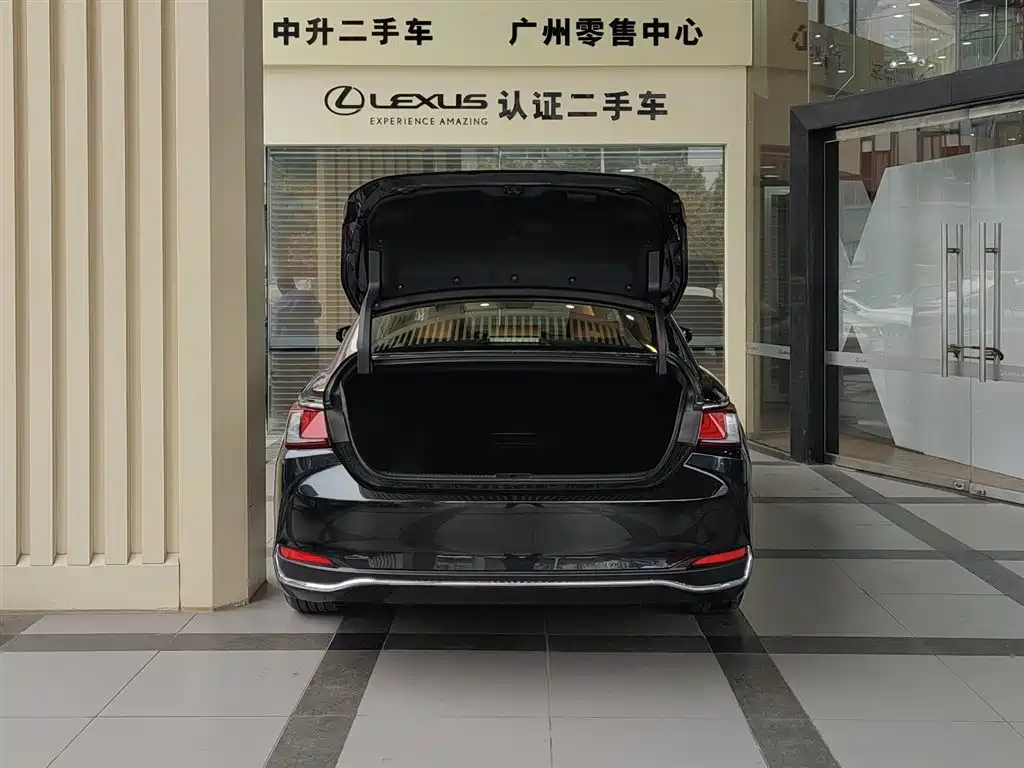 LEXUS ES 2024