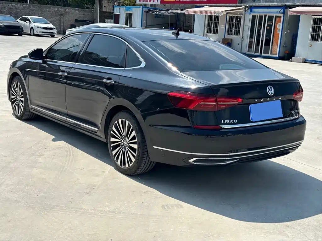 VOLKSWAGEN PASSAT 2021