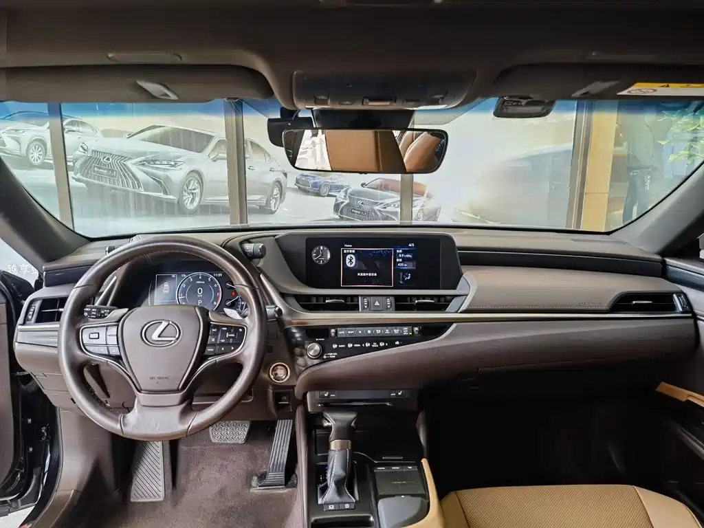 LEXUS ES 2021