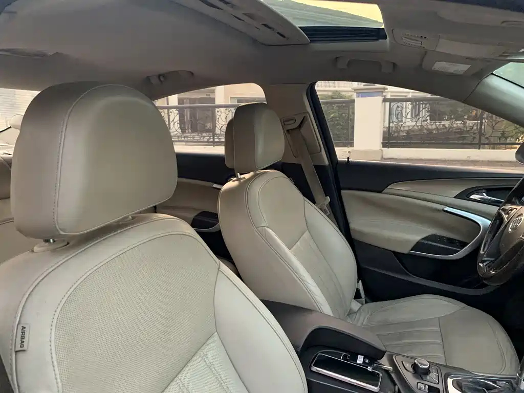 BUICK REGAL 2010