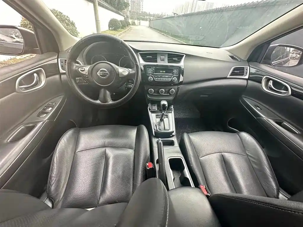 NISSAN SYLPHY 2020