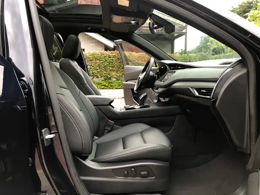 CADILLAC XT4 2021