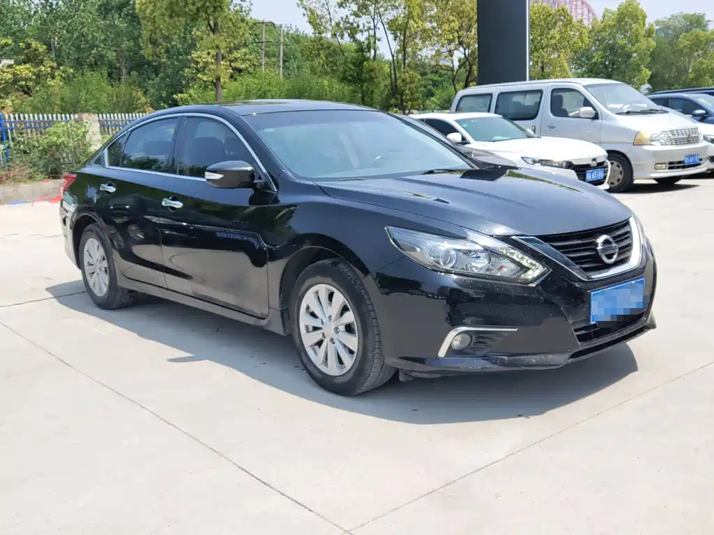 NISSAN TEANA 2018
