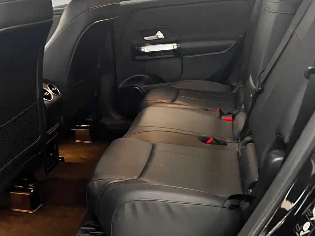 MERCEDES BENZ GLB 2021