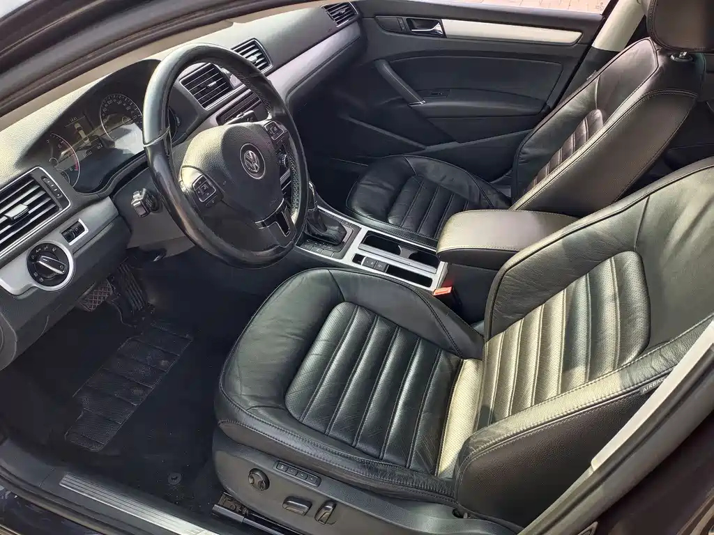 VOLKSWAGEN PASSAT 2016