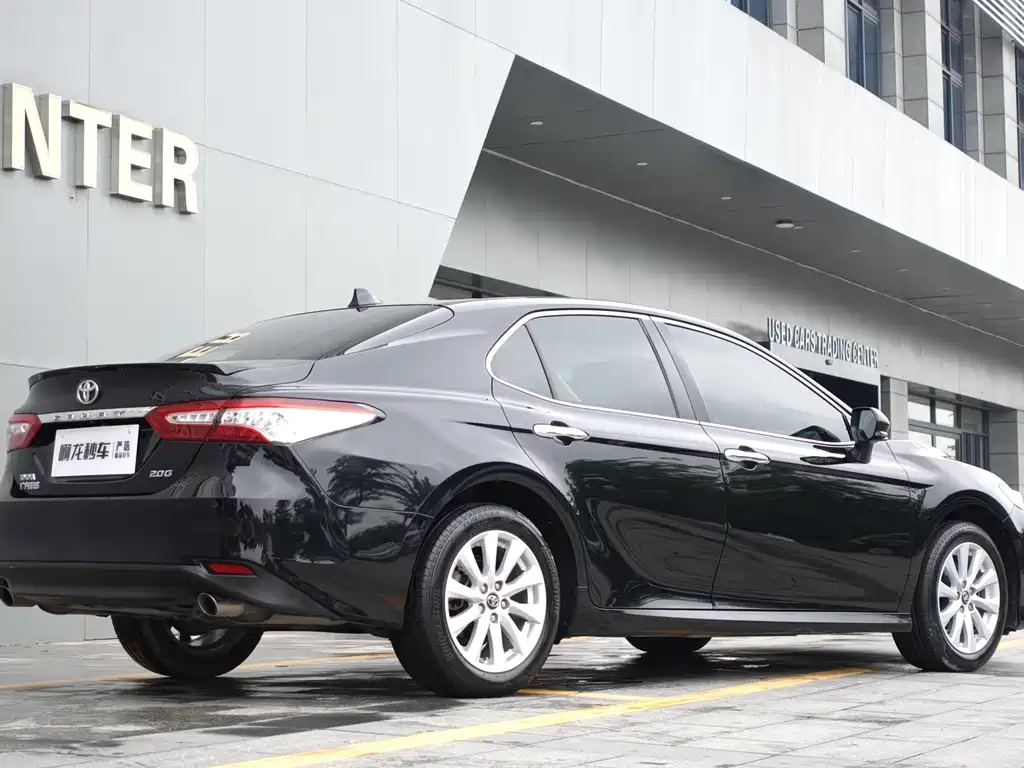 TOYOTA CAMRY 2018