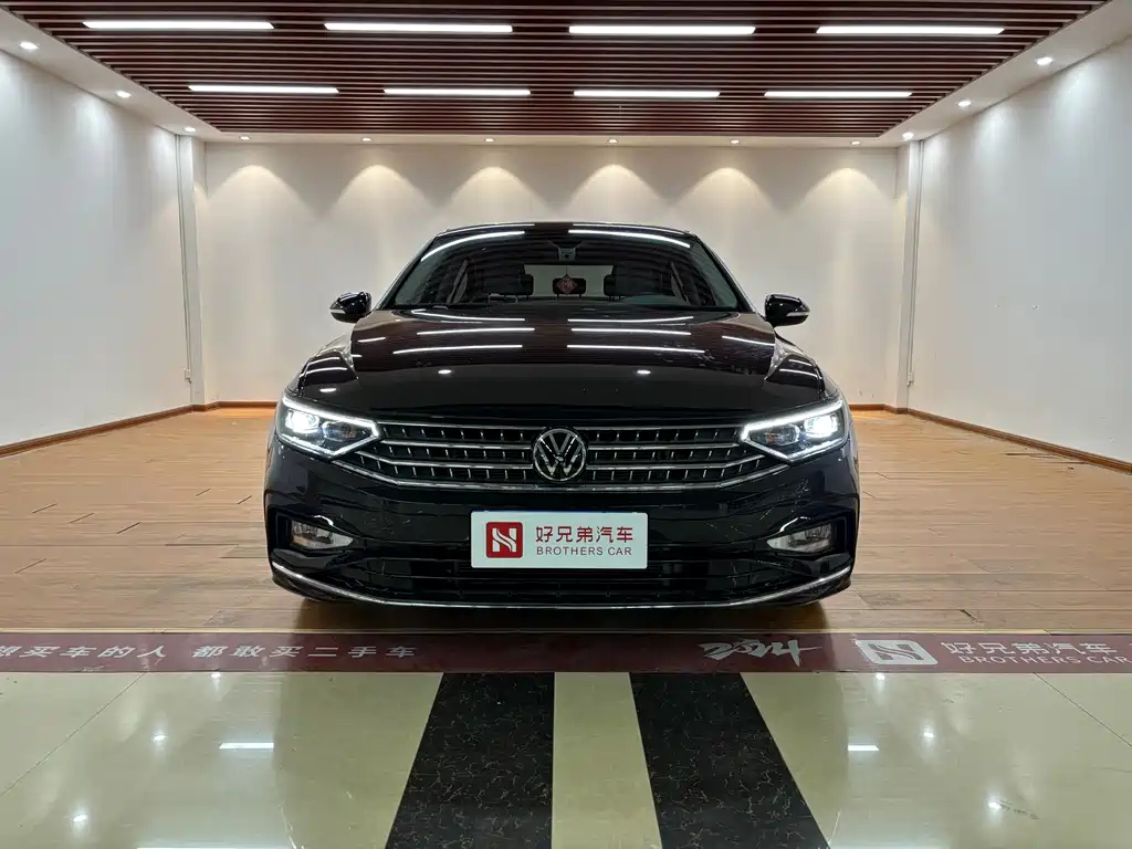 VOLKSWAGEN MAGOTAN 2023