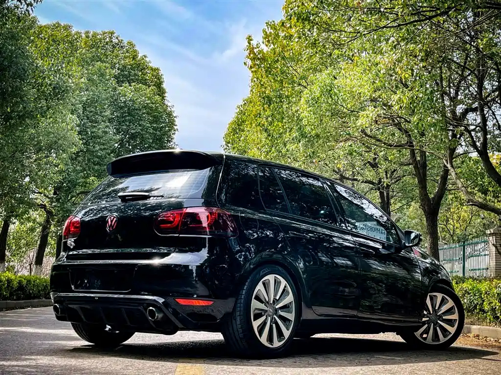 VOLKSWAGEN GOLF 2011