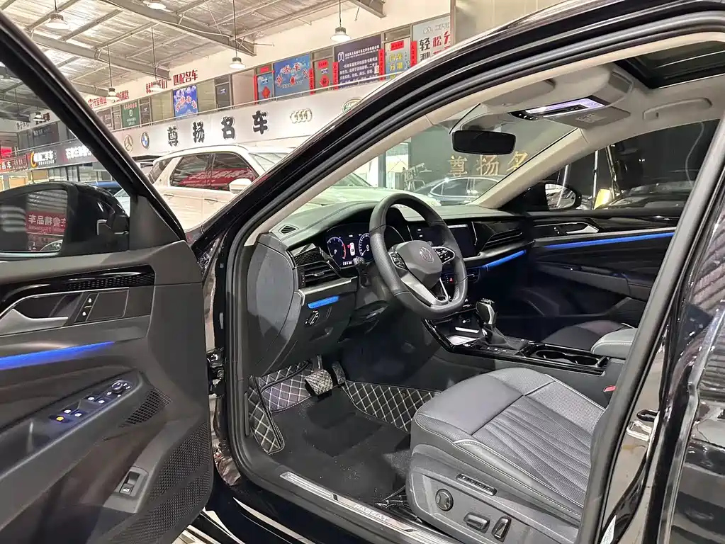 VOLKSWAGEN PASSAT 2022
