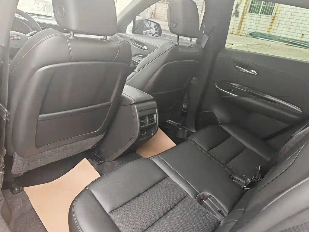 CADILLAC XT4 2021