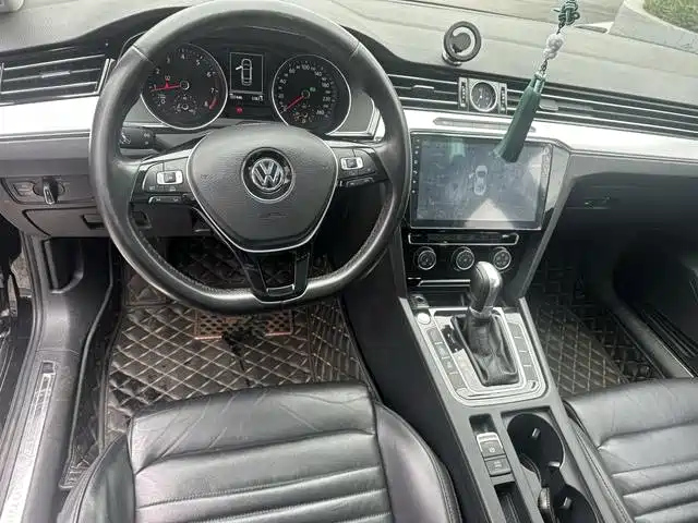 VOLKSWAGEN MAGOTAN 2017