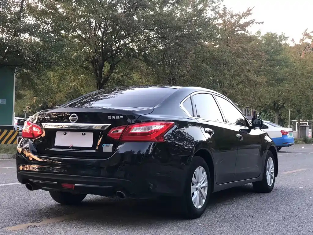 NISSAN TEANA 2018