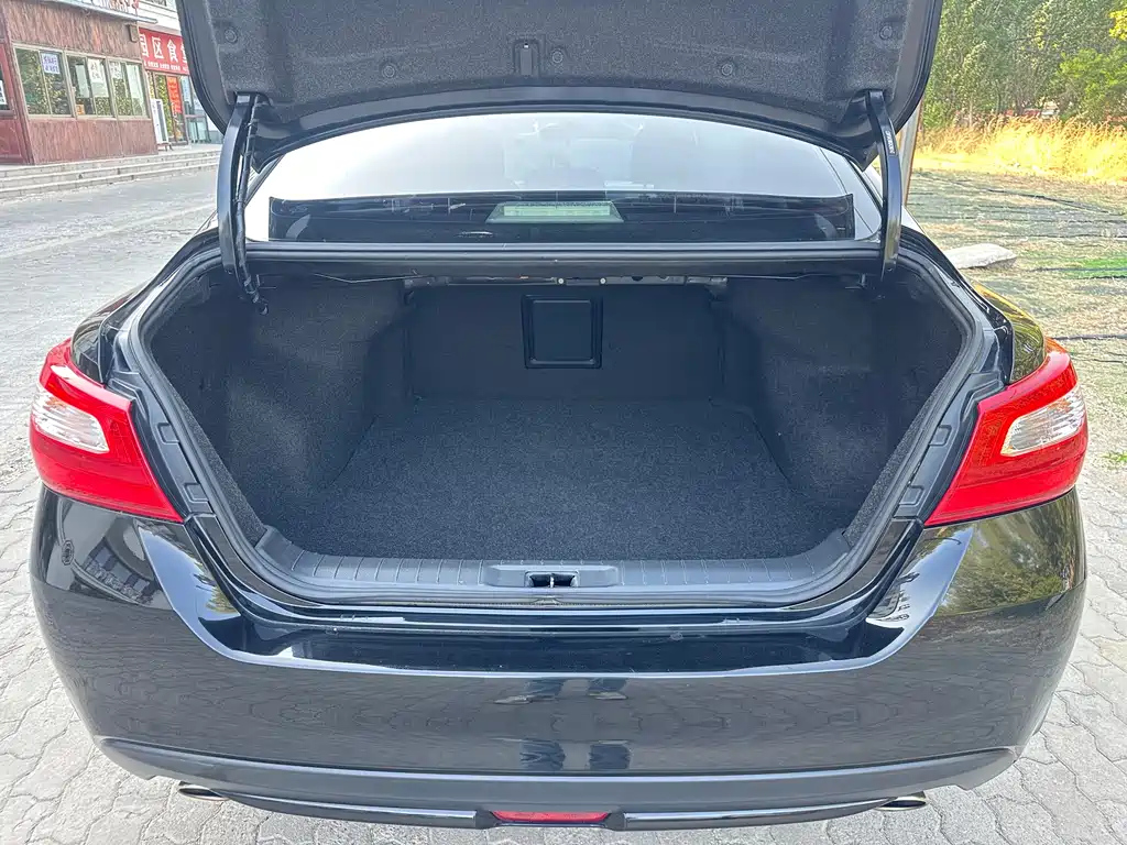 NISSAN TEANA 2016