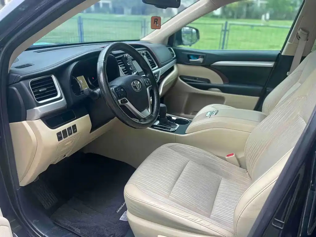 TOYOTA HIGHLANDER 2017
