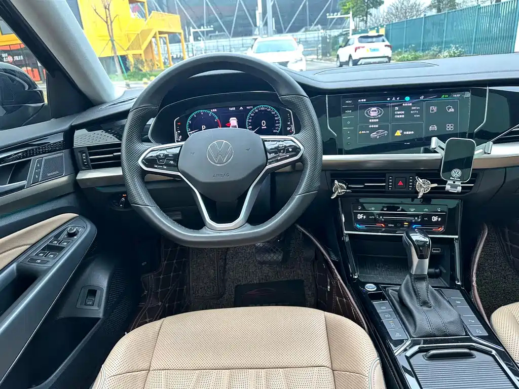 VOLKSWAGEN PASSAT 2022