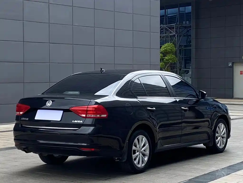 VOLKSWAGEN LAVIDA 2018