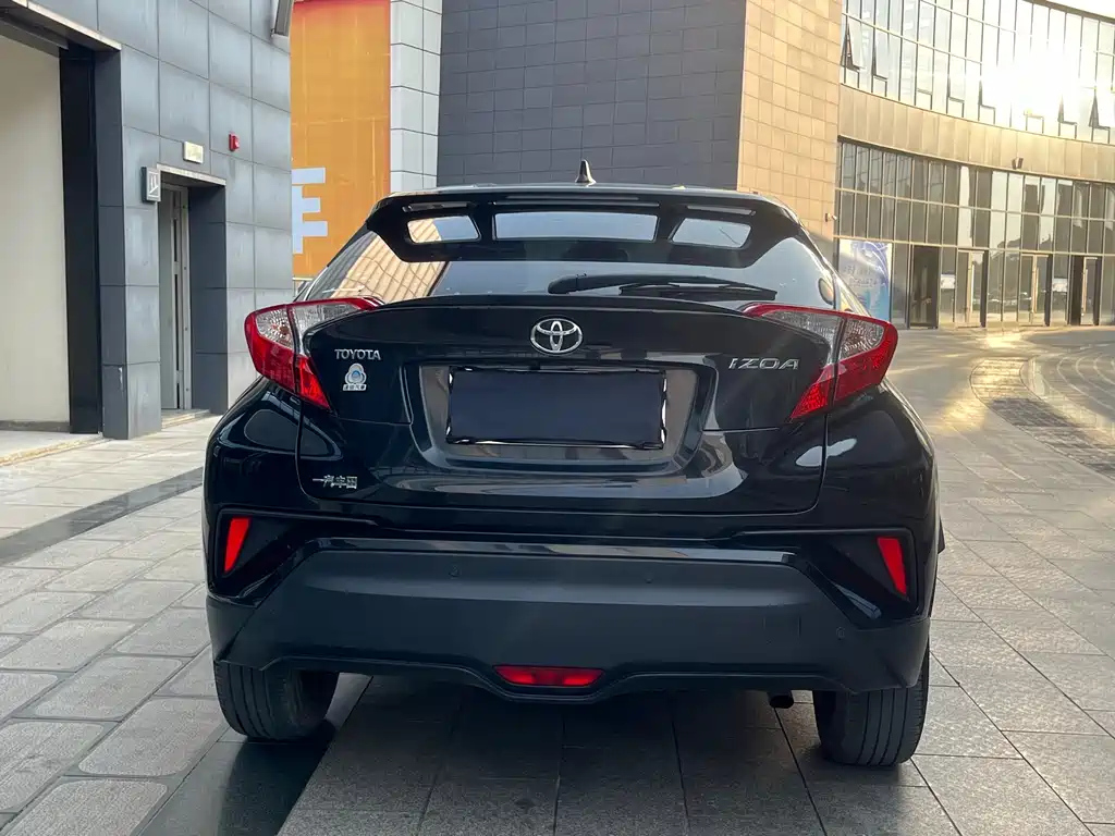 TOYOTA IZOA 2021
