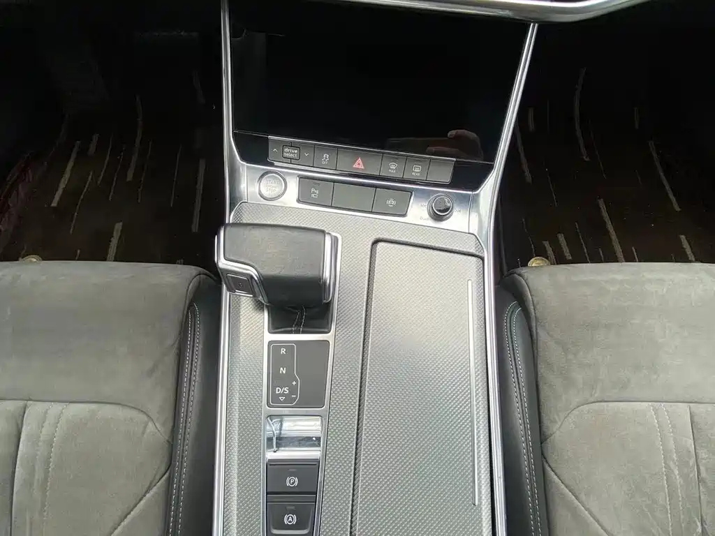 AUDI A6L 2020