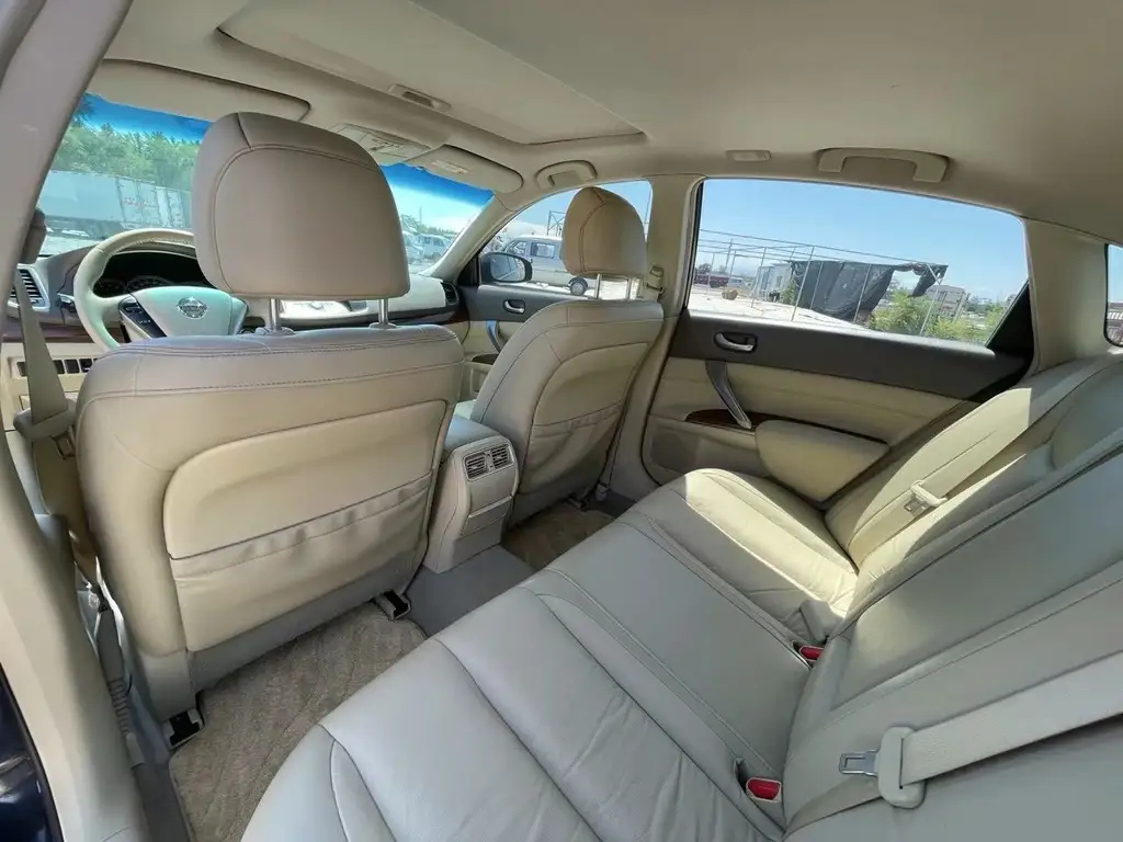 NISSAN TEANA 2011