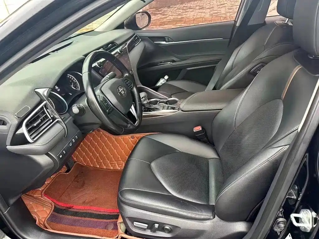 TOYOTA CAMRY 2019