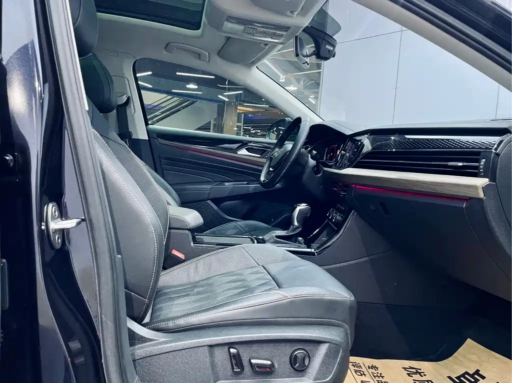 VOLKSWAGEN PASSAT 2020