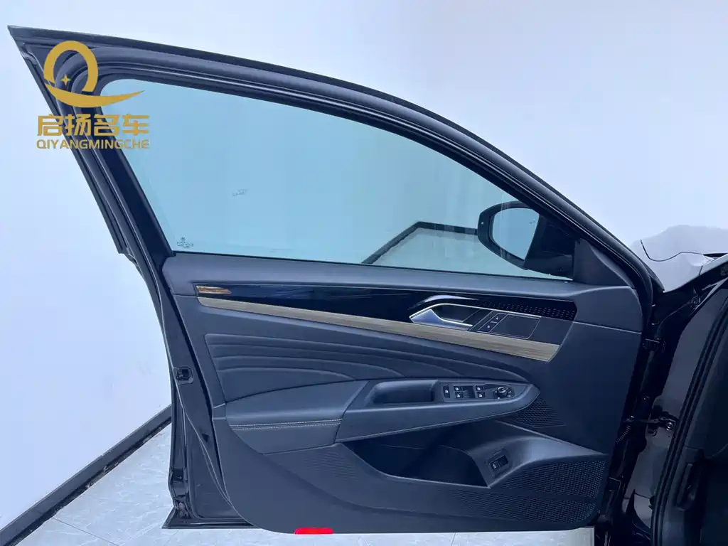 VOLKSWAGEN PASSAT 2021
