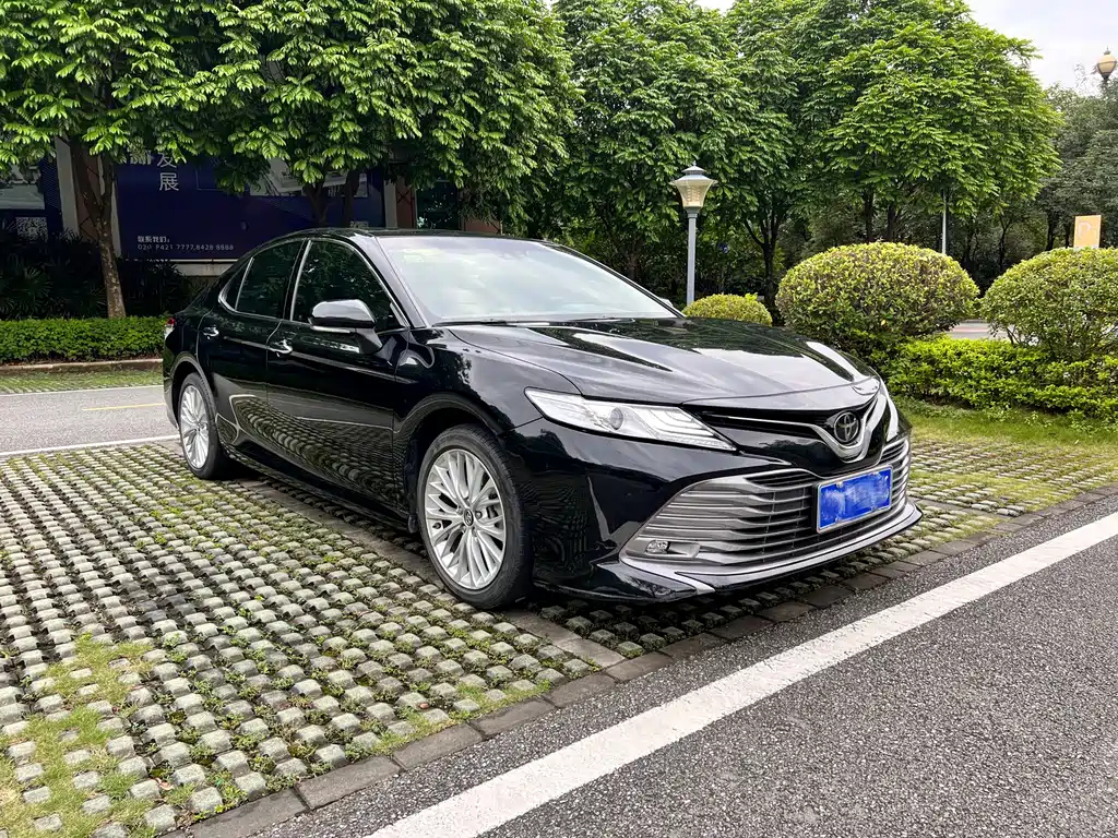 TOYOTA CAMRY 2018