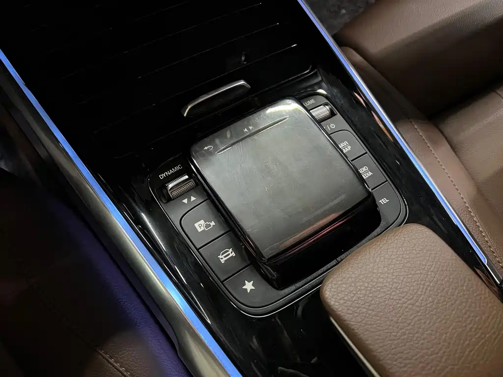 MERCEDES BENZ GLB 2020