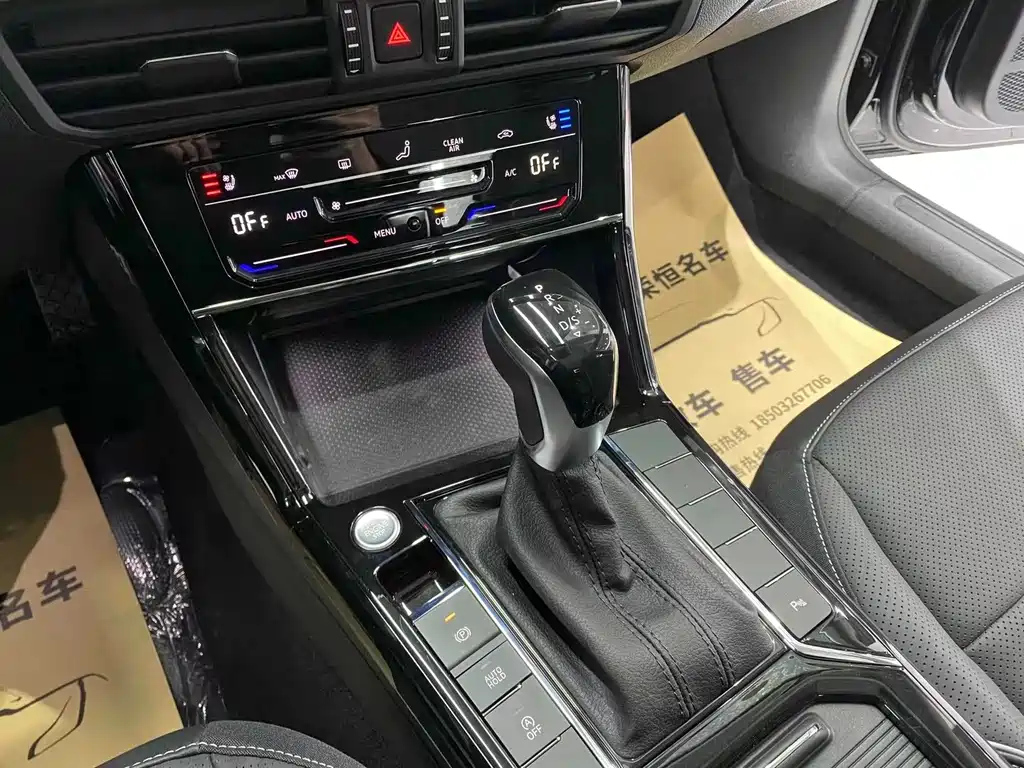 VOLKSWAGEN PASSAT 2024