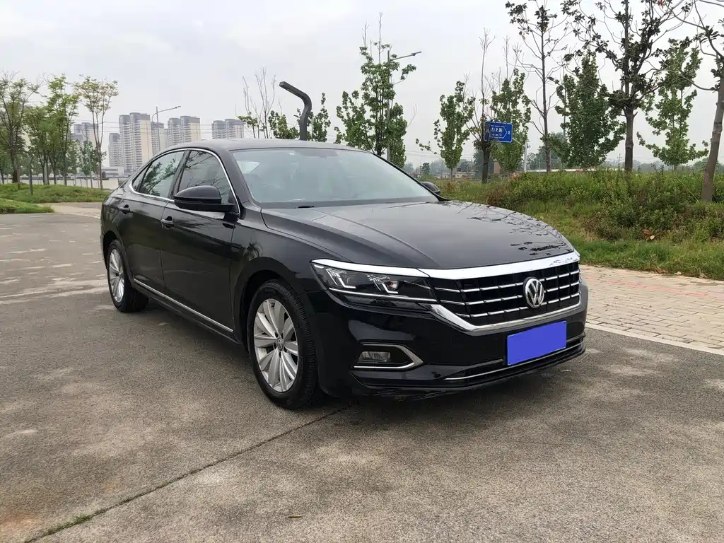 VOLKSWAGEN PASSAT 2020