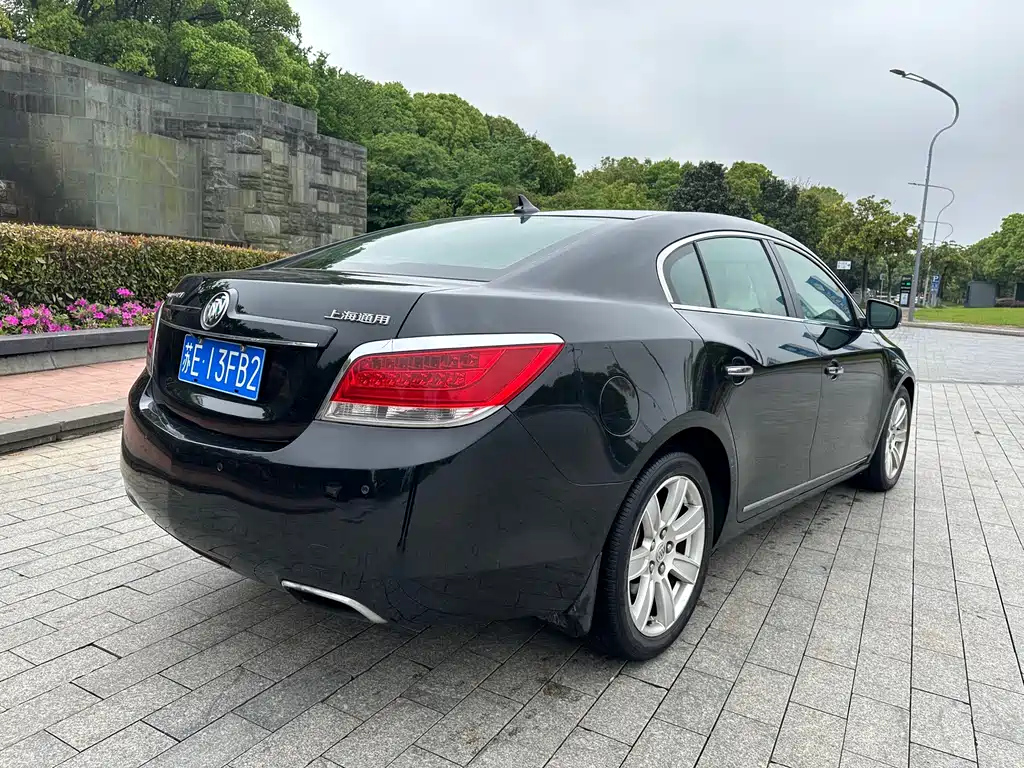 BUICK LACROSSE 2012